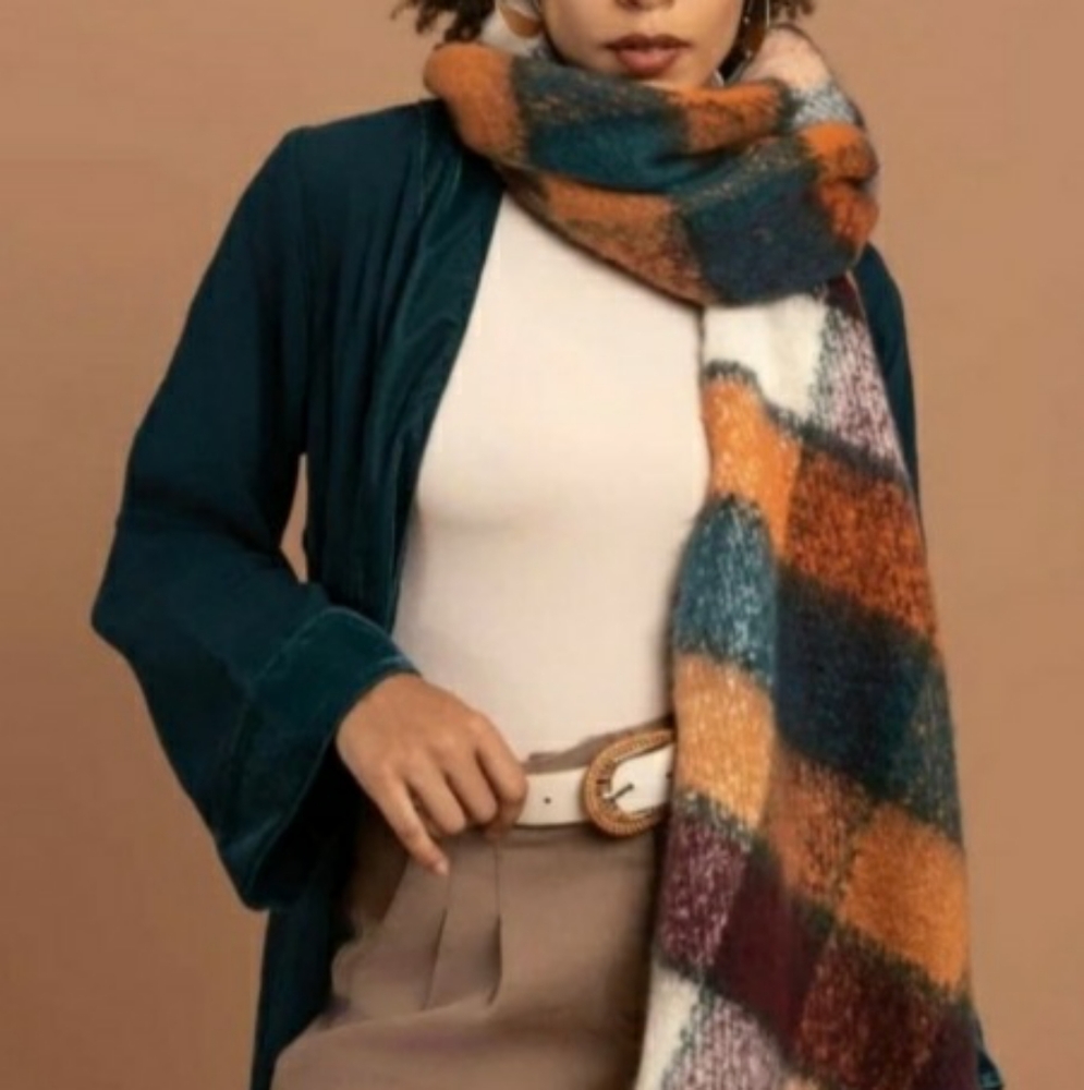 Gyal Bashy Colorful Recycled Polyester Scarf With Fringe New